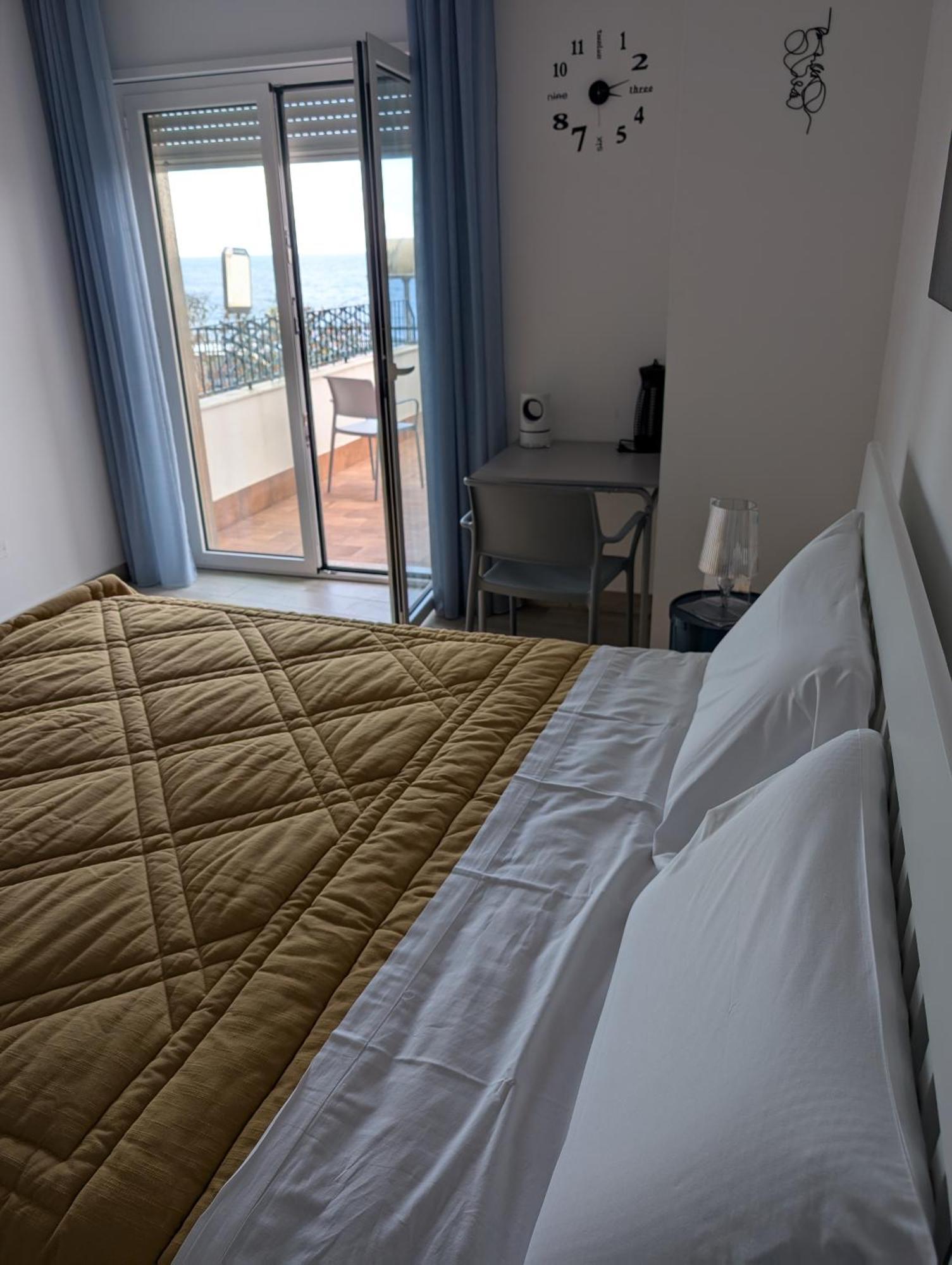 La Terrazza Sul Mare Modern Apartment
